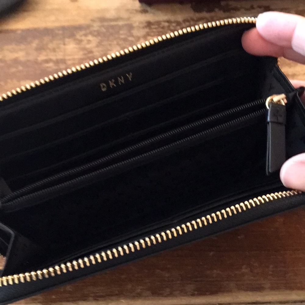 DKNY black wallet - Picture 2 of 2